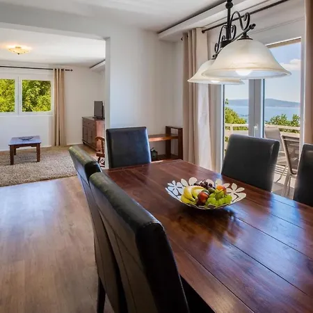 Apartament In 39059 Crikvenica