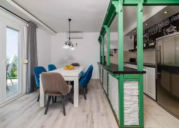 In 39059 * Crikvenica