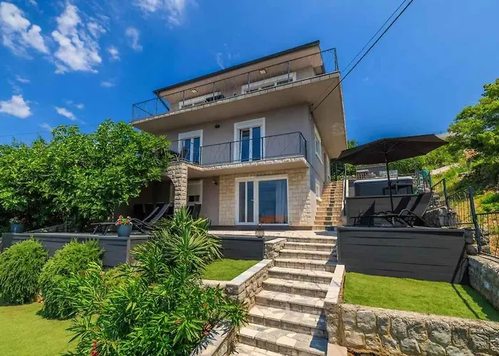 Appartamento In 39059 *